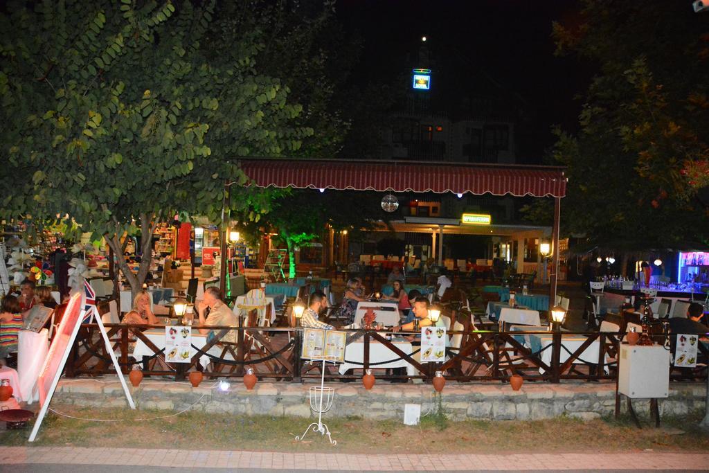 Neptun Hotel Side Exterior photo