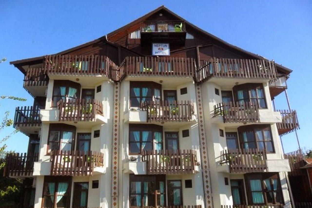 Neptun Hotel Side Exterior photo