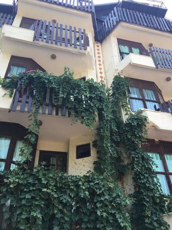 Neptun Hotel Side Exterior photo